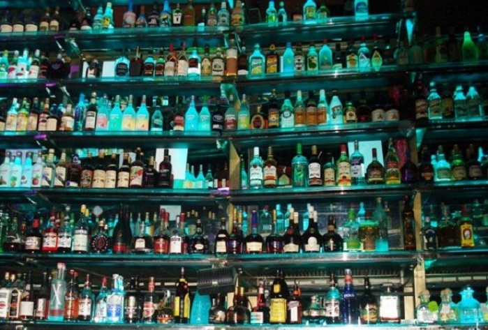 Pakistani court closes licensed liquor shops for non-Muslims